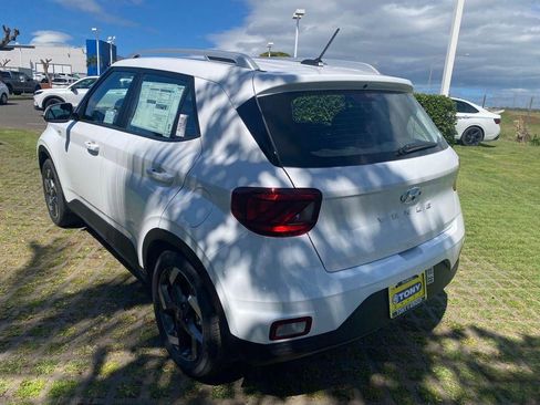 New 2026 Hyundai Venue SEL FWD image 5