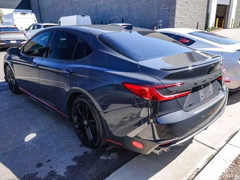 Used 2025 Toyota Camry SE w/ Convenience Package image 9