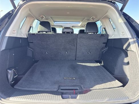 Used 2023 Nissan Rogue SV w/ SV Premium Package image 21