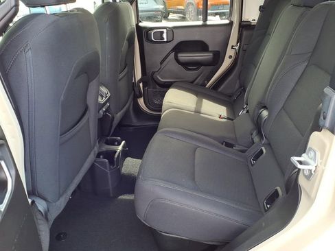 Used 2022 Jeep Gladiator Sport AWD/4WD image 5