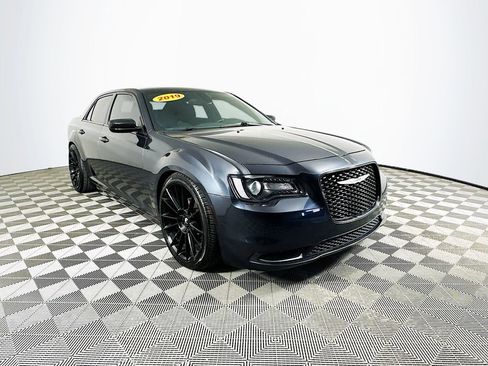 Used 2019 Chrysler 300 Touring w/ Sport Appearance Package image 2