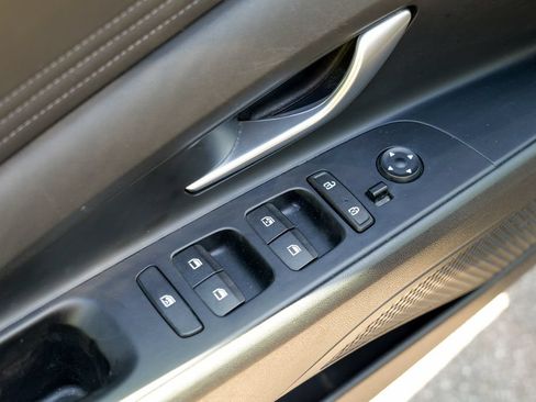 Used 2023 Hyundai Elantra SEL w/ Convenience Package FWD image 18