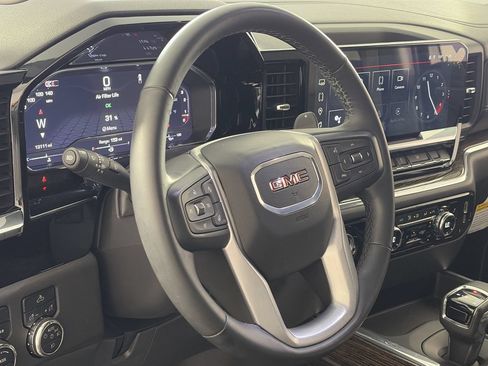 Used 2024 GMC Sierra 1500 Elevation AWD/4WD image 13