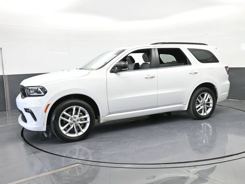 Used 2023 Dodge Durango GT image 2
