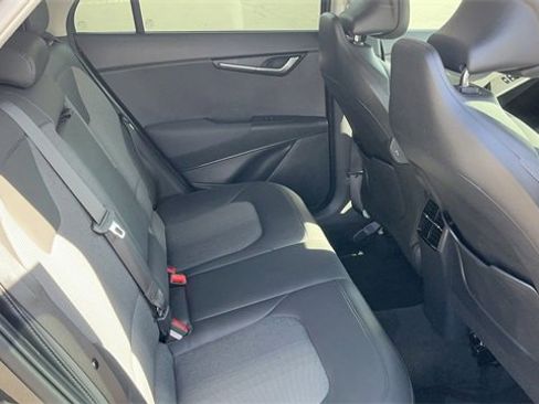 Used 2024 Kia Niro EX Touring image 38