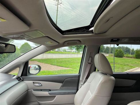 Used 2015 Honda Odyssey EX-L image 95
