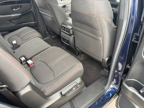 Used 2025 Honda Pilot Sport image 33