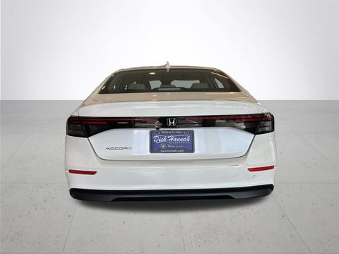 Used 2023 Honda Accord EX image 8