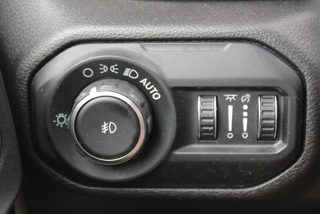 Used 2019 Jeep Wrangler Unlimited Sport S AWD/4WD image 40