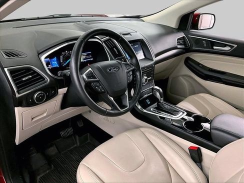 Used 2017 Ford Edge Titanium w/ Equipment Group 302A AWD/4WD image 12