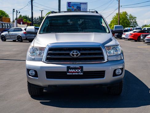 Used 2016 Toyota Sequoia SR5 AWD/4WD image 3