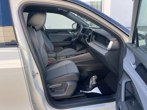 New 2026 Volkswagen Tiguan SE R-Line FWD image 29