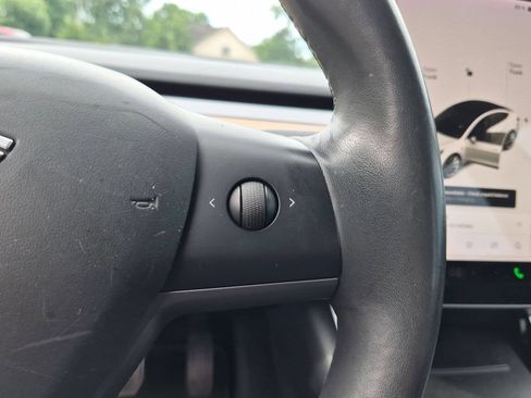 Used 2018 Tesla Model 3 Mid Range RWD image 15