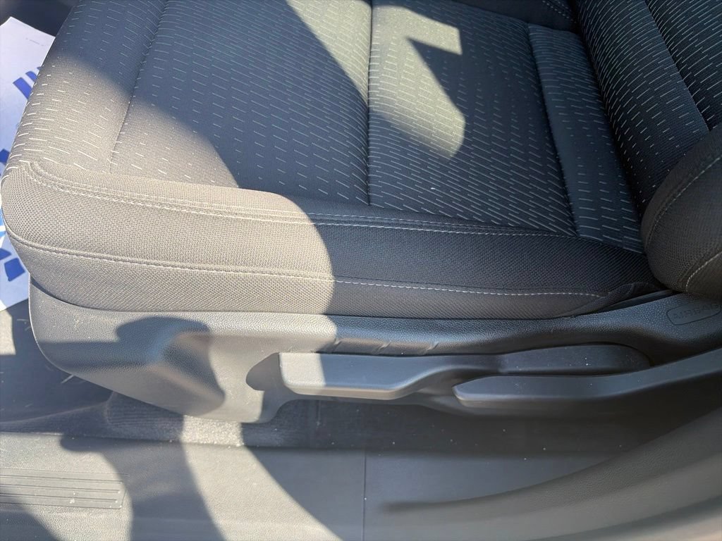 Used 2025 Chevrolet Equinox LT w/ Safety and Technology Package FWD image 18