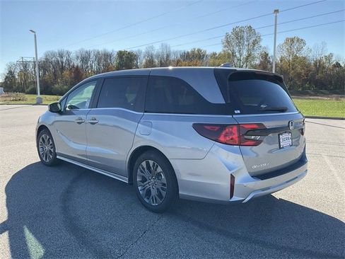 New 2026 Honda Odyssey Touring image 16