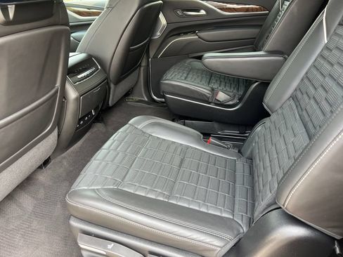 Certified 2024 Cadillac Escalade ESV Premium Luxury Platinum AWD/4WD image 16