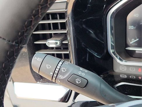 Used 2025 GMC Sierra 2500 SLE AWD/4WD image 24