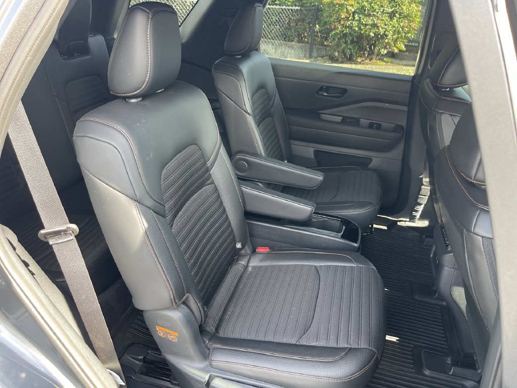 Used 2025 Nissan Pathfinder Rock Creek AWD/4WD image 25