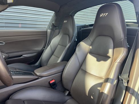 Certified 2019 Porsche 911 Targa 4 GTS image 5