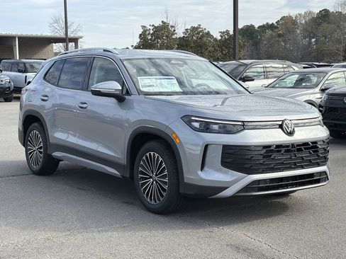 New 2026 Volkswagen Tiguan S image 7