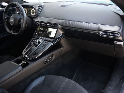 Used 2025 Aston Martin V8 Vantage Coupe RWD image 23