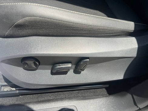 Used 2023 Volkswagen Tiguan SE FWD image 27