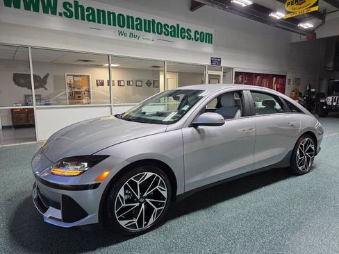 Used 2025 Hyundai Ioniq 6 SEL AWD/4WD image 2