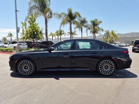 New 2026 BMW 740i w/ Premium Package RWD image 7