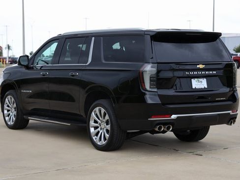 Certified 2025 Chevrolet Suburban Premier image 6