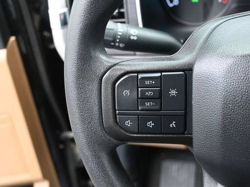 Used 2023 Ford F150 XLT AWD/4WD image 3