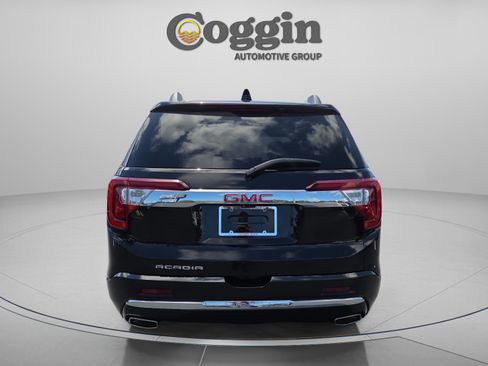 Used 2021 GMC Acadia Denali w/ Denali Technology Package image 4