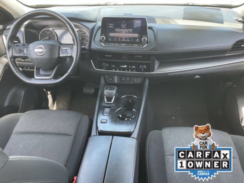 Used 2025 Nissan Rogue SV FWD image 16