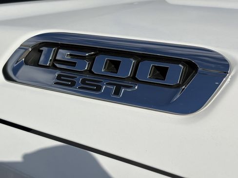 Used 2025 RAM 1500 Laramie image 10