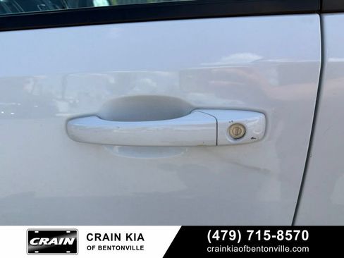 Used 2014 Dodge Grand Caravan SXT w/ UConnect Hands-Free Group FWD image 11