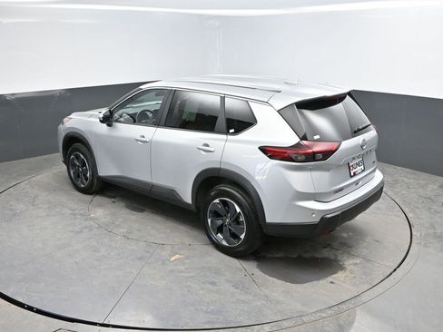Used 2025 Nissan Rogue SV image 27