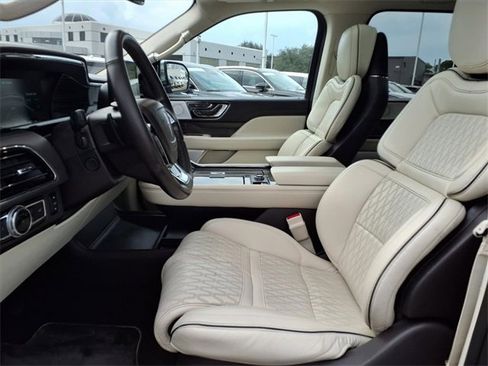 Used 2020 Lincoln Navigator Black Label w/ Cargo Convenience Package image 5