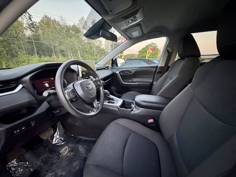 Used 2024 Toyota RAV4 LE image 8