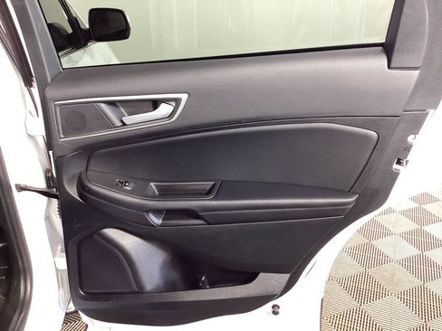 Certified 2024 Ford Edge SEL w/ Convenience Package AWD/4WD image 11