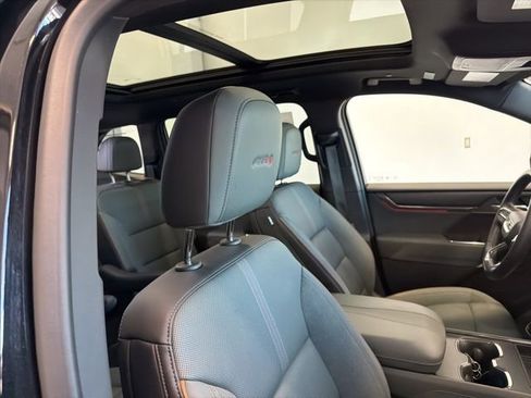 Used 2025 GMC Acadia AT4 w/ Luxury Package AWD/4WD image 43
