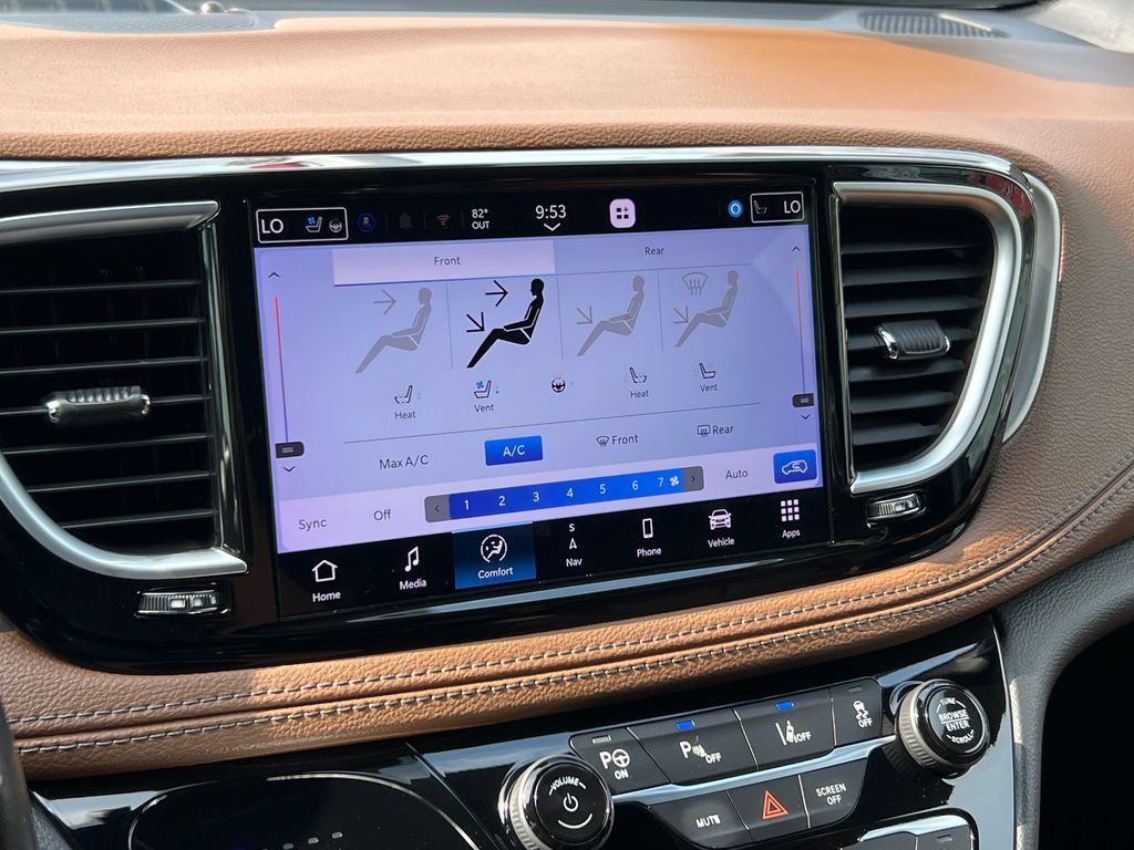 Used 2021 Chrysler Pacifica Limited w/ Uconnect Theater Family Group FWD image 44