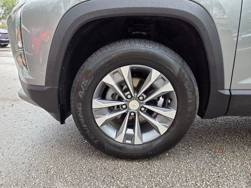 Certified 2025 Chevrolet Equinox LT FWD image 11