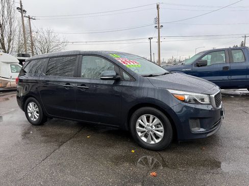 Used 2016 Kia Sedona LX w/ Option Group 020 image 3