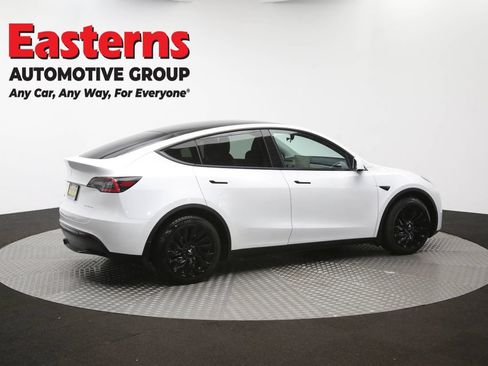 Used 2021 Tesla Model Y Long Range AWD/4WD image 37