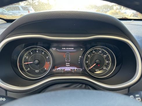 Used 2014 Jeep Cherokee Limited image 31