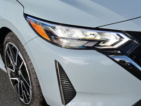 Certified 2024 Nissan Sentra SR w/ Trunk Package image 7