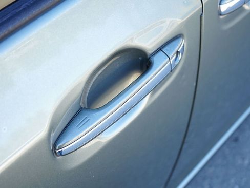 Used 2020 Toyota Sienna XLE w/ XLE Navigation Package image 11