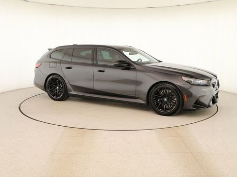 Used 2026 BMW M5 Touring AWD/4WD image 9