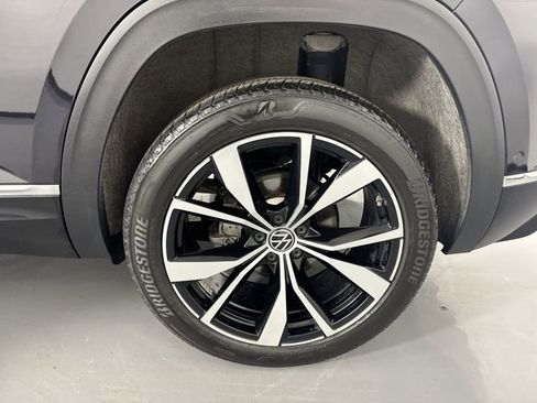 Used 2024 Volkswagen Atlas Cross Sport SEL Premium R-Line image 5