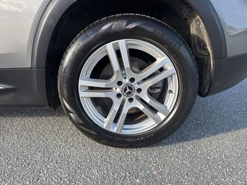 Used 2020 Mercedes-Benz GLB 250 4MATIC w/ Premium Package image 29