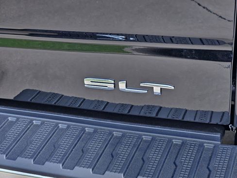 New 2026 GMC Sierra 1500 SLT image 5